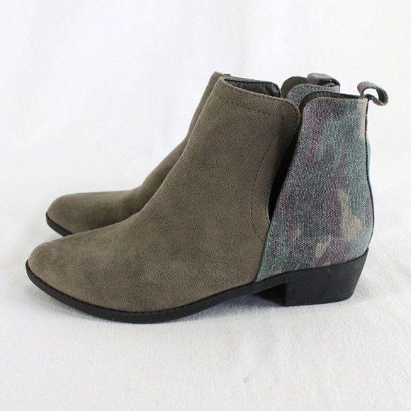 Corkys Camo Ankle Boots Girls Size 2 Olive Green Slip On Low Heel - Picture 2 of 9